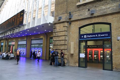 kings cross station opening times